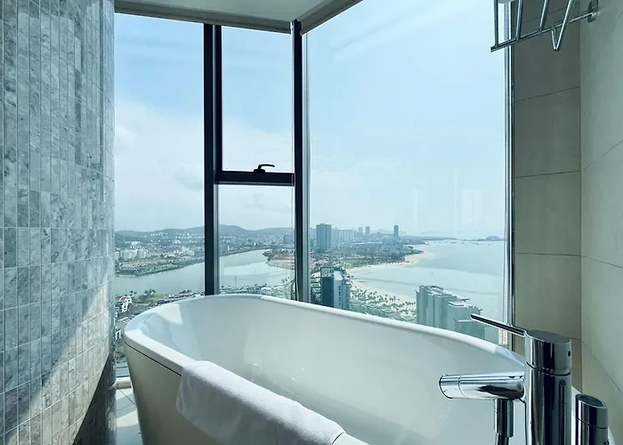 Alacarte Luxurious * Ha Long